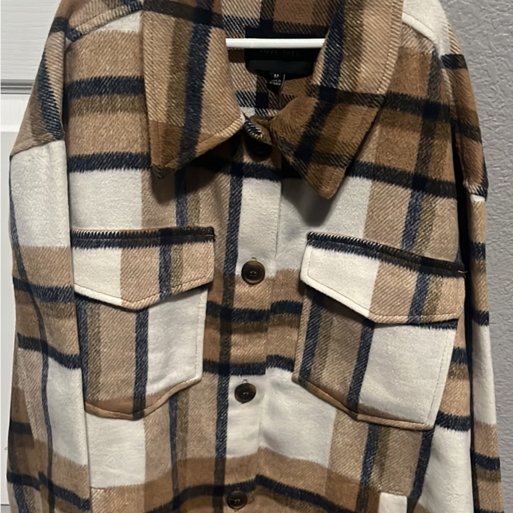 Women’s plaid button up shacket